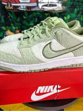 Nike Dunk Low SE Fleece Pack Honeydew Size 12W